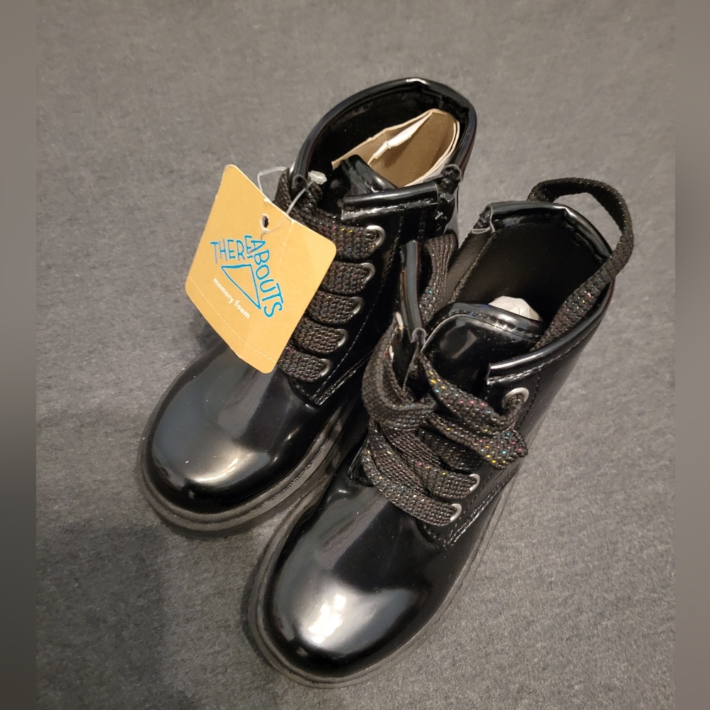 ThereAbouts, size 8,black,new with tags Shoes Boots Kids Zipup